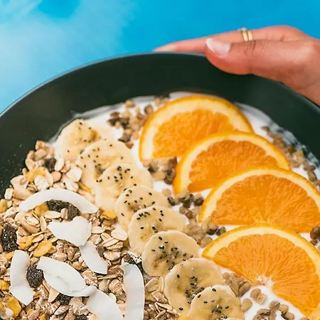 The Salty Surf & Yoga פרל