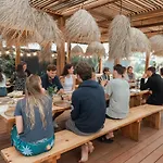 The Salty Surf & Yoga Ferrel (Leiria)
