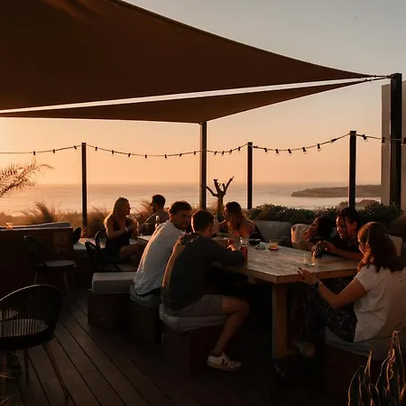 Albergue The Salty Surf & Yoga Ferrel (Leiria)