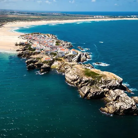 The Salty Pelican Yoga & Surf Retreat 4*