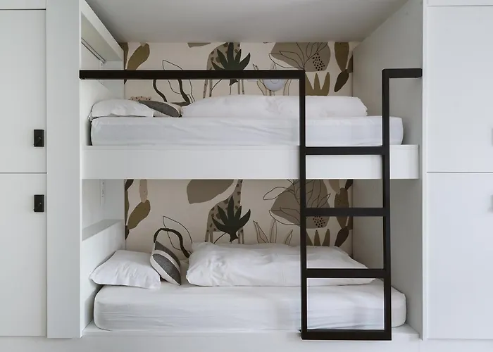 The Salty Surf & Yoga 旅馆