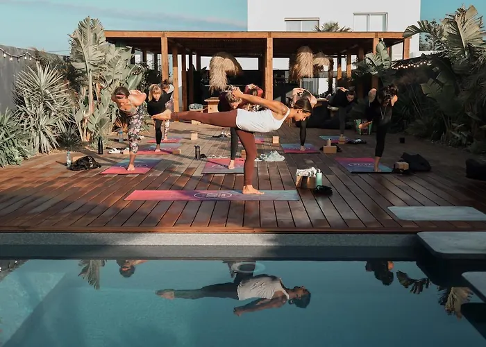 The Salty Surf & Yoga Albergue *