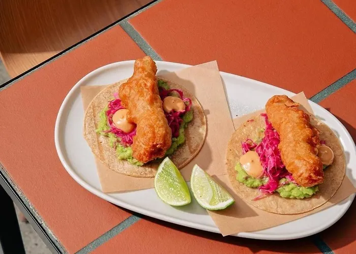 The Salty Surf & Yoga Albergue *