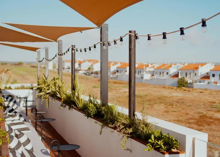 The Salty Surf & Yoga 旅馆 费雷尔