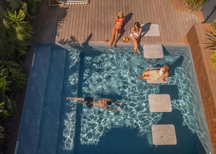 The Salty Surf & Yoga Albergue Ferrel (Leiria)